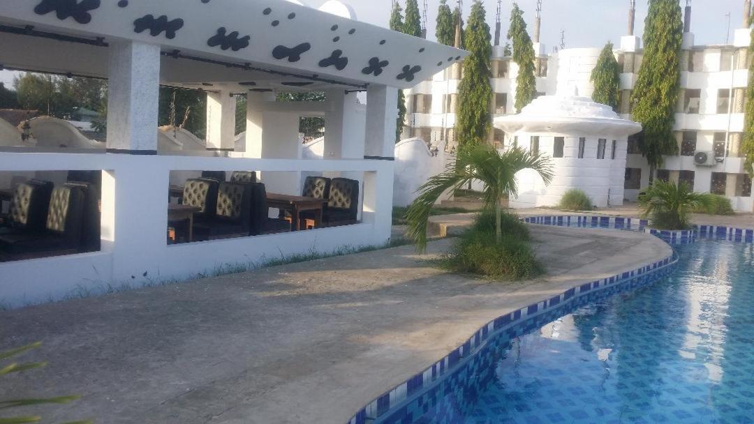 Peacock Park Hotel Ukunda Exterior photo